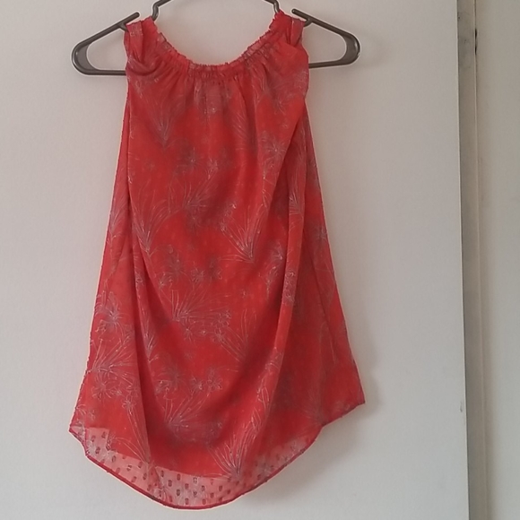 Red sleeveless blouse with shell underneath - Picture 2 of 3